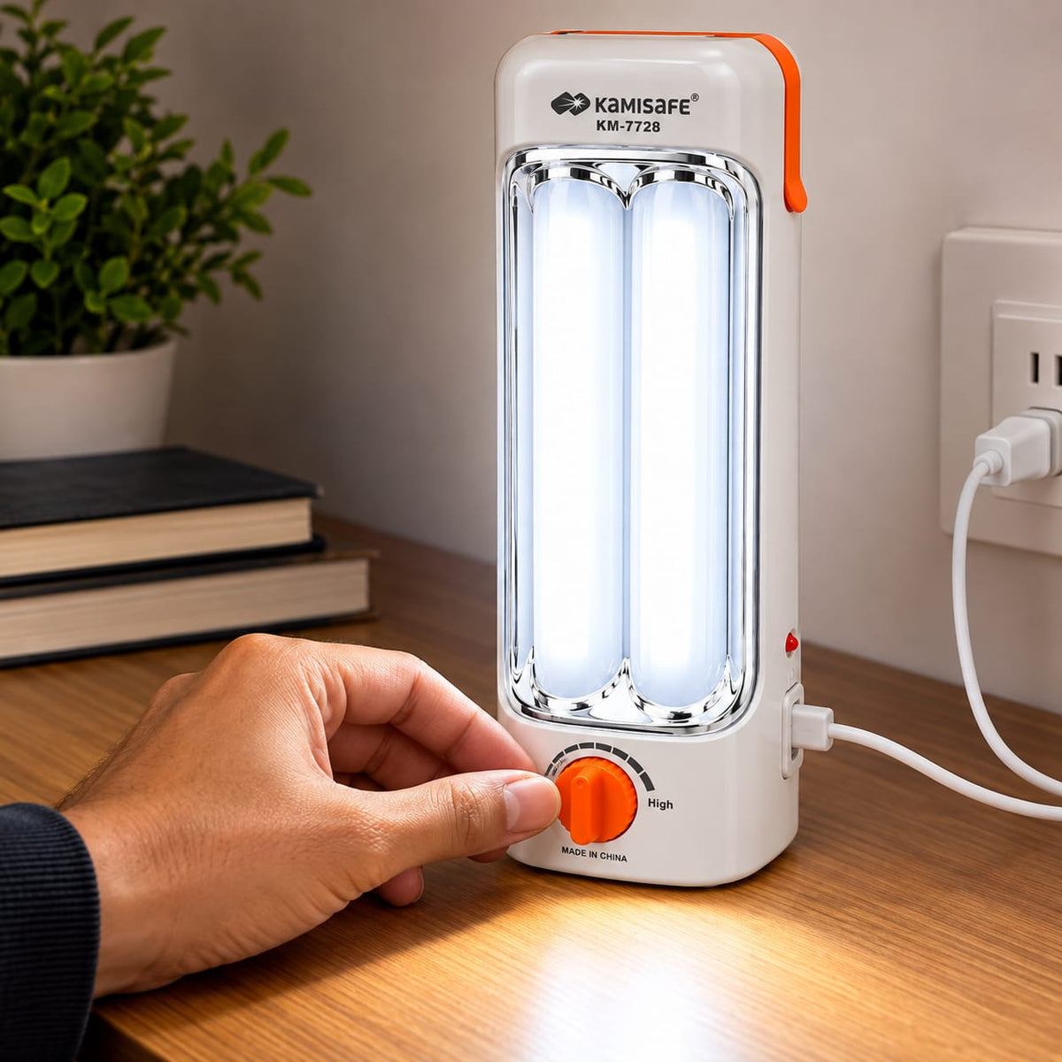 KAMISAFE Multifunctional Rechargeable Emergency Lamp KM-7728
