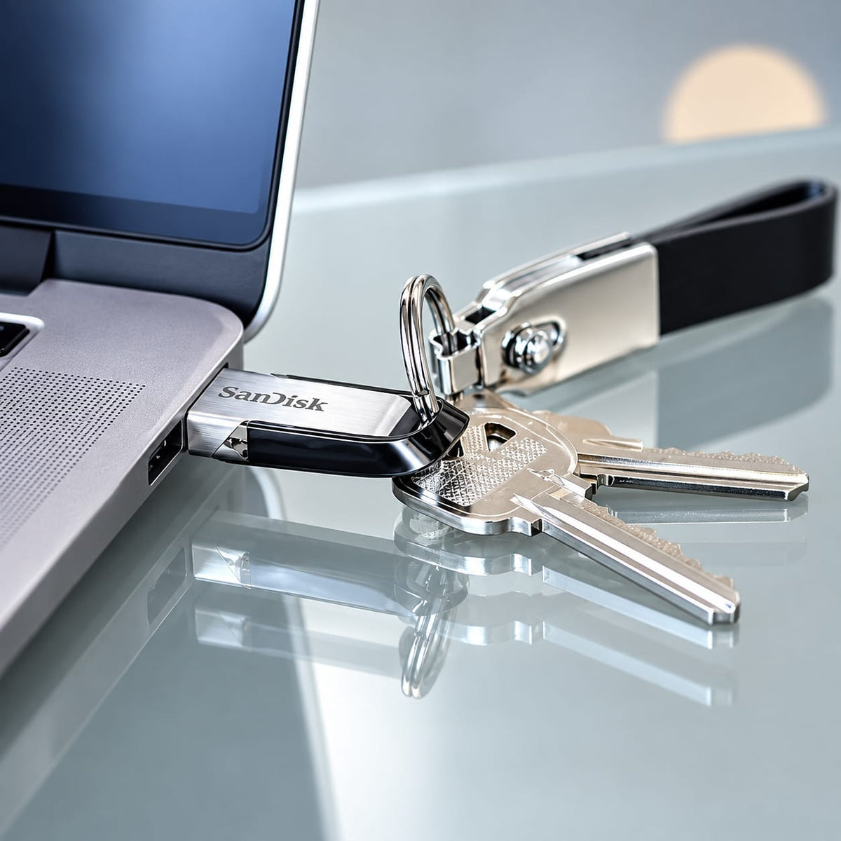 ذاكرة فلاش SanDisk Ultra Flair بمنفذ USB 3.0 - سعة 256 جيجابايت